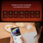 Infografica che illustra le molteplici funzioni di AYANEO Pocket DMG, paragonabili a quelle dei controller professionali. Le caratteristiche includono joystick ad alta precisione, sensibilità regolabile, standby a consumo zero, puntamento assistito dal giroscopio, funzione di raffica di pulsanti, scambio di valori di tasti A-B-X-Y e intensità di vibrazione del motore regolabile. In basso, una mano regge il dispositivo bianco, visualizzando una schermata di gioco colorata.  