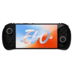 AYANEO Pocket EVO -käsikonsoli, jossa on tyylikäs musta muotoilu ja elinvoimainen 7-tuumainen OLED-näyttö, jossa on AYANEO Pocket EVO -logo dynaamisella punaisella, valkoisella ja sinisellä värisävyllä.