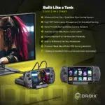 Un'infografica incentrata sulla durata e sul raffreddamento del GPD WIN 5, intitolata "Built Like a Tank Looks Like a Dream". Il dispositivo è mostrato su un supporto, collegato a un monitor esterno che mostra un personaggio in stile anime. Il testo elenca caratteristiche come il sistema di raffreddamento avanzato a doppia ventola + quadrupla heatpipe, la gestione delle prestazioni ad alto TDP, la costruzione in plastica ABS di qualità aeronautica e conferma che è inclusa una batteria (gli extra sono disponibili separatamente).